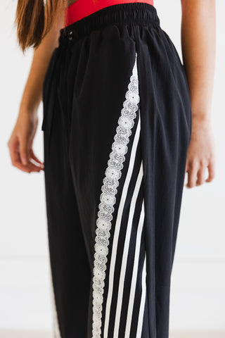NIOR LACE CHILD PANTS- BLACK/WHITE LACE